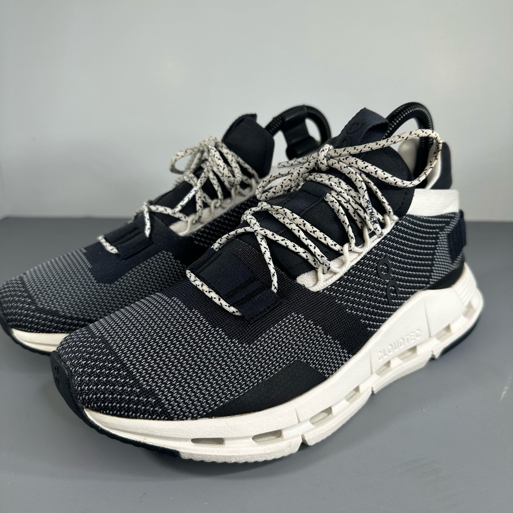 On Women's Cloudnova Sneakers Size: W7.5